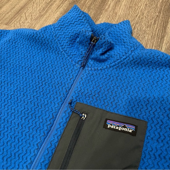 Patagonia Men’s R1 Air Zip-Neck Mid-Layer Pullover Sweatshirt - Blue Medium - Picture 3 of 6